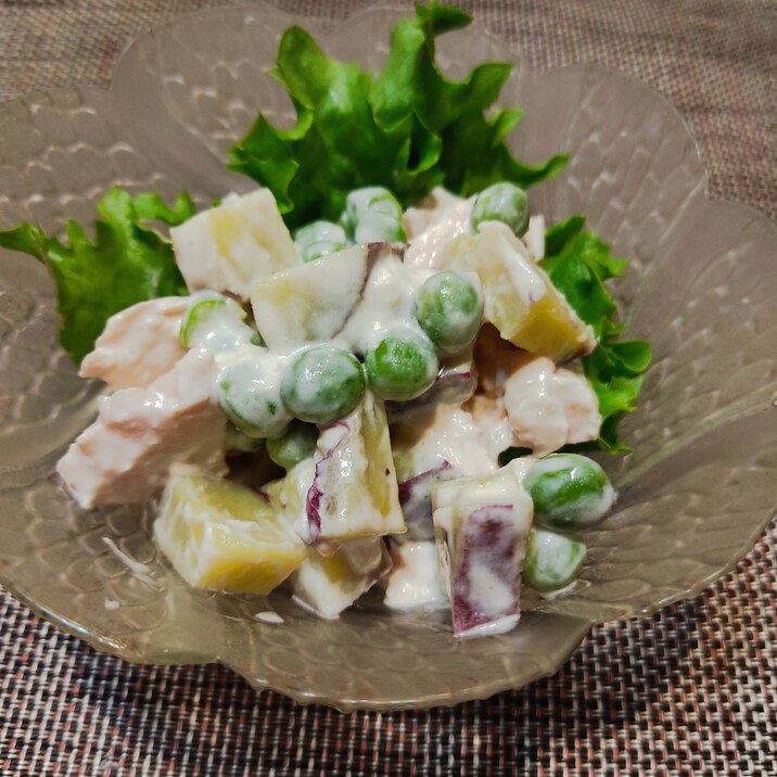 豆入り☆鶏ハムとさつま芋のヨーグルトサラダ
